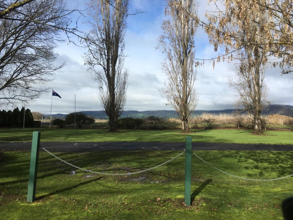 克拉克克拉克大篷车公园露营地 Corryong 外观 照片